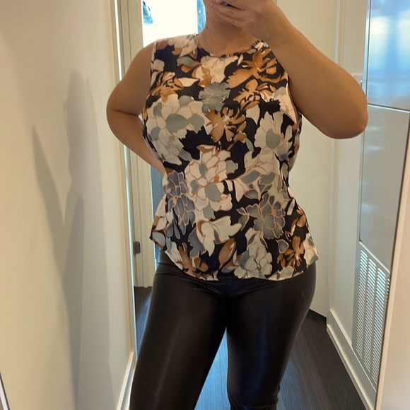 Sleeveless Satin Floral Blouse Size Medium - Picture 3 of 5